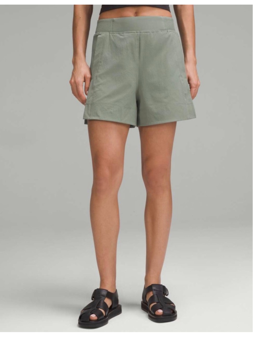 Women's Lululemon Stretch Woven Relaxed Fit Shorts Sz L Green (Grey Eucalyptus)